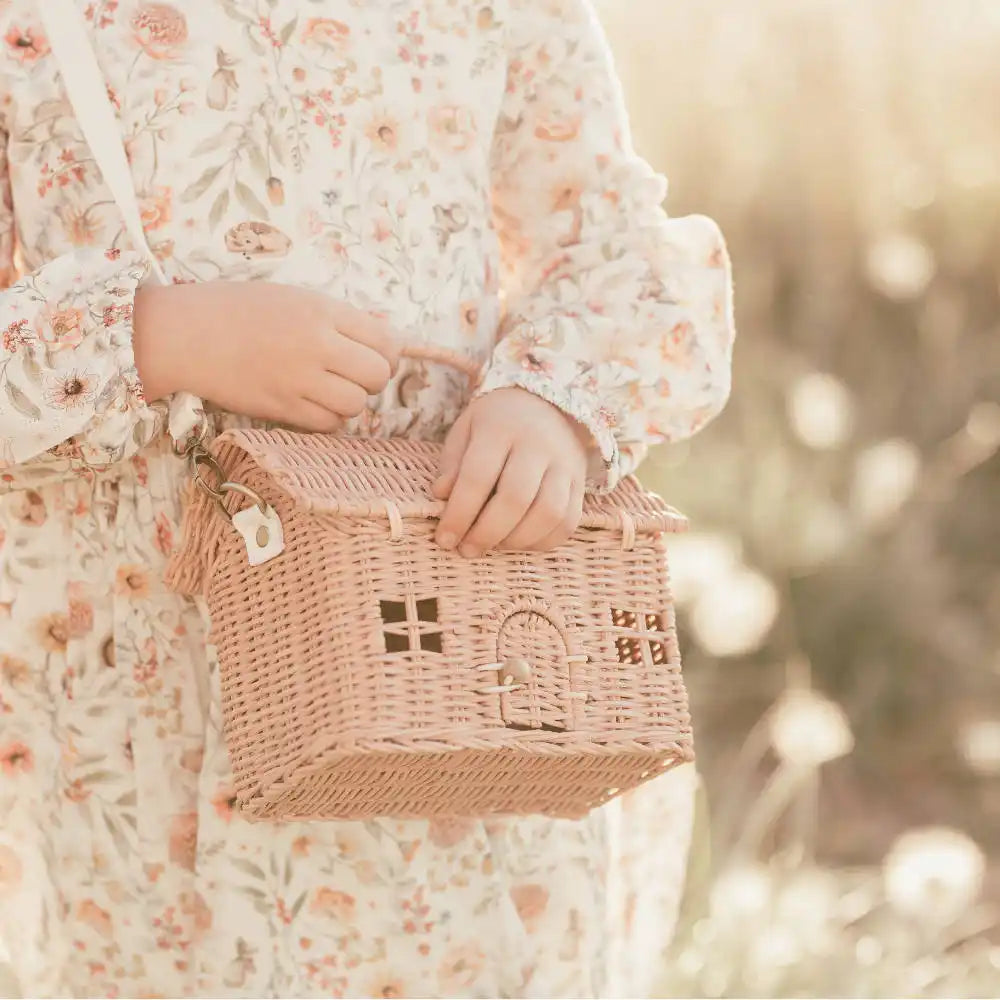 Woven house-shaped purse.